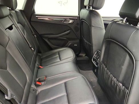 Used 2019 Porsche Macan AWD/4WD image 23