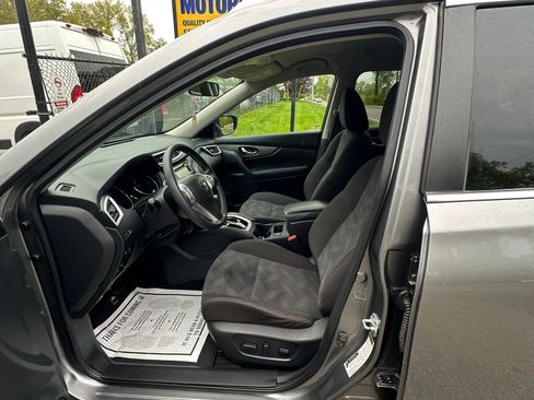Used 2016 Nissan Rogue SV w/ SV Premium Package AWD/4WD image 18
