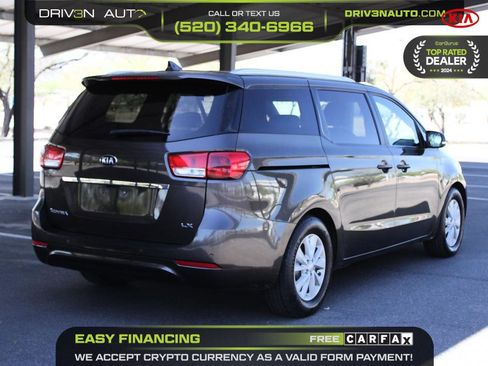 Used 2017 Kia Sedona LX w/ LX Essentials Premium Package image 7