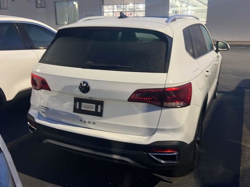 Used 2022 Volkswagen Taos SE image 9