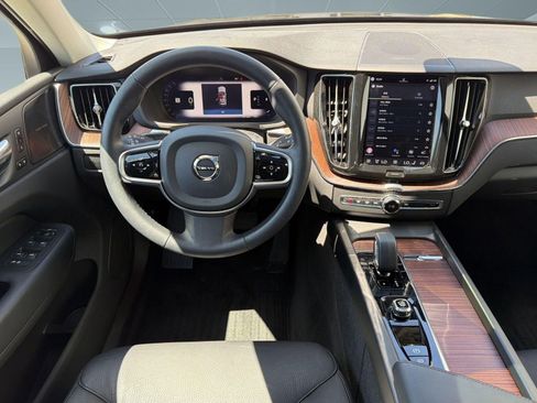 Certified 2023 Volvo XC60 B5 Plus AWD/4WD image 28