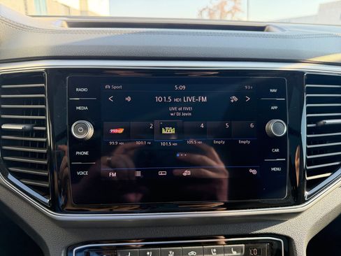 Used 2018 Volkswagen Atlas SEL Premium AWD/4WD image 21