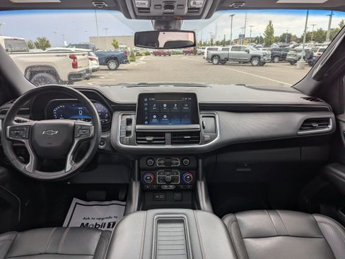 Used 2022 Chevrolet Suburban RST w/ Luxury Package AWD/4WD image 32