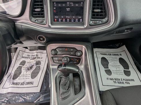 Used 2018 Dodge Challenger SXT image 18