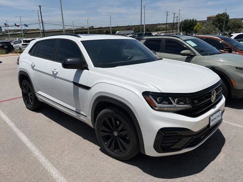 Used 2023 Volkswagen Atlas Cross Sport SEL R-Line AWD/4WD image 3
