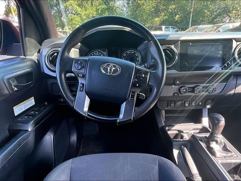 Used 2019 Toyota Tacoma TRD Off-Road RWD image 9