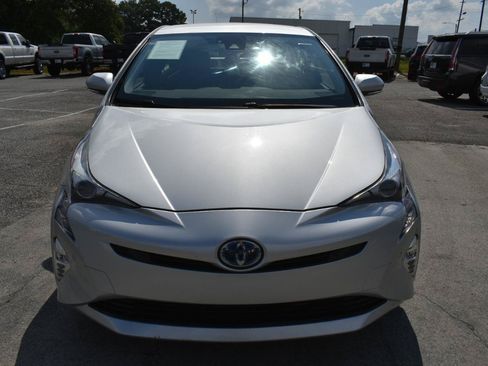 Used 2016 Toyota Prius Four Touring w/ Premium Convenience Package FWD image 3