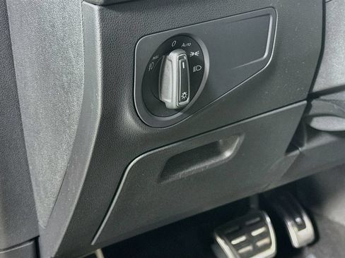 Used 2019 Volkswagen Tiguan SEL Premium R-Line AWD/4WD image 11