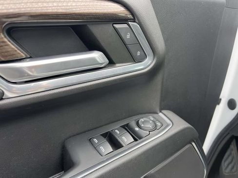 Used 2023 Chevrolet Silverado 1500 LT AWD/4WD image 16