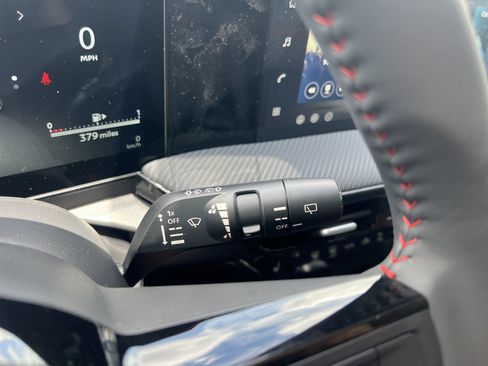 New 2026 Nissan Kicks SR w/ SR Premium Package FWD image 10