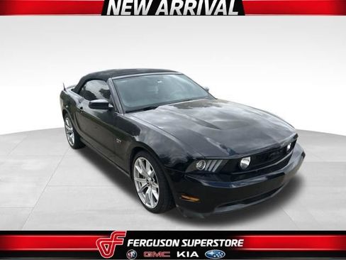 Used 2010 Ford Mustang GT RWD image 1