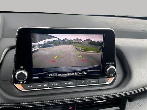 Certified 2024 Nissan Rogue SV FWD image 26