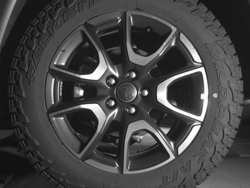 Used 2025 Jeep Compass Trailhawk AWD/4WD image 14
