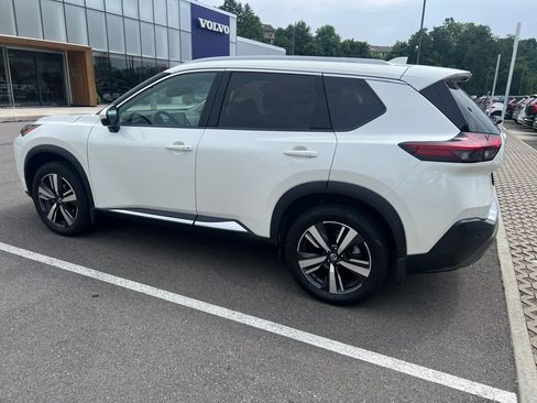 Used 2021 Nissan Rogue SL AWD/4WD image 12
