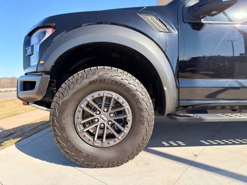 Used 2019 Ford F150 Raptor w/ Equipment Group 802A Luxury image 16