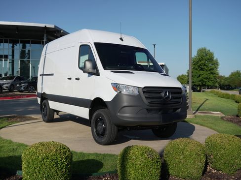 New 2025 Mercedes-Benz Sprinter 2500 image 9