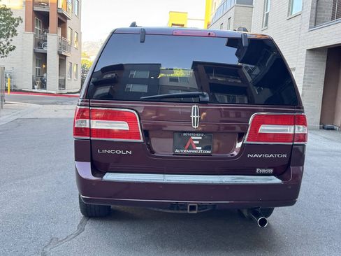 Used 2010 Lincoln Navigator 4WD image 4