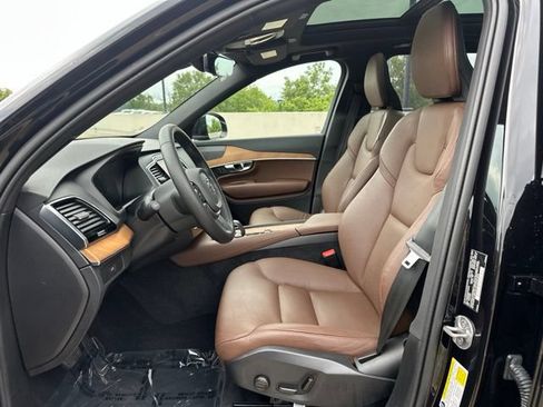 Certified 2025 Volvo XC90 B6 Plus w/ Protection Package AWD/4WD image 17