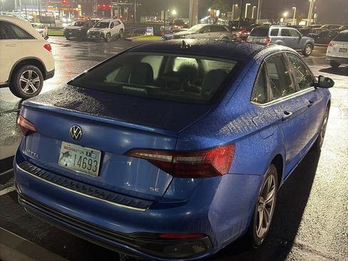 Used 2023 Volkswagen Jetta SE image 4