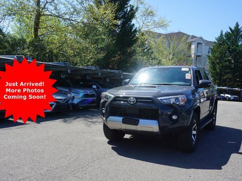 Used 2024 Toyota 4Runner TRD Off-Road Premium image 1