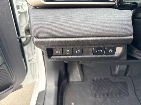 Used 2026 Toyota Camry LE image 15