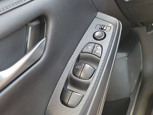 Used 2025 Nissan Sentra SV FWD image 12