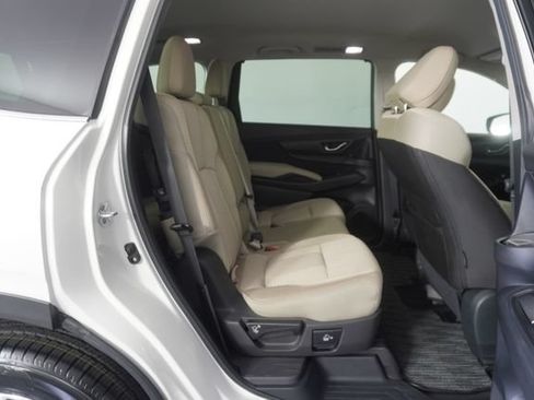 Certified 2025 Subaru Ascent Premium AWD/4WD image 39