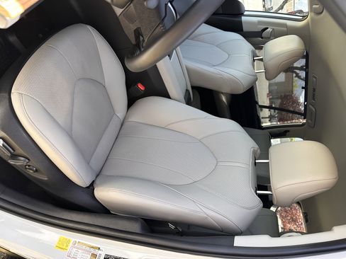 Used 2024 Toyota Grand Highlander AWD Hybrid image 18