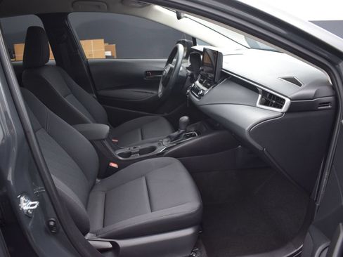 Used 2025 Toyota Corolla LE FWD image 10