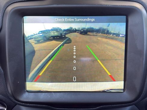 Used 2019 Jeep Renegade Trailhawk image 32