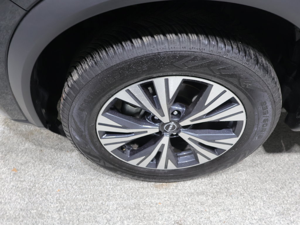 Used 2023 Nissan Rogue SV AWD/4WD image 9
