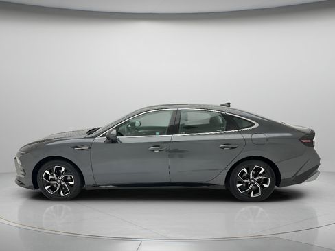 Used 2025 Hyundai Sonata SEL FWD image 8