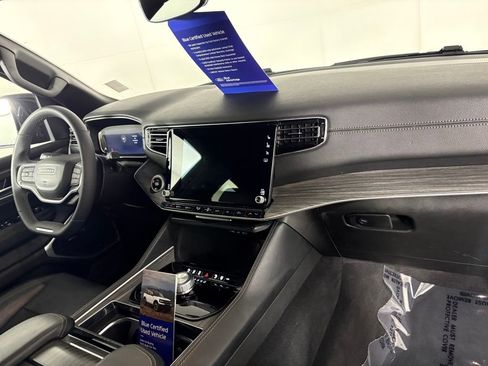 Used 2024 Jeep Wagoneer L Series II w/ Flexible Seating Group image 42