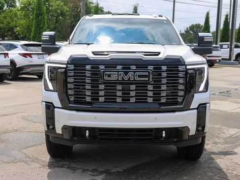 Used 2025 GMC Sierra 2500 Denali Ultimate AWD/4WD image 2