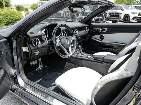 Used 2014 Mercedes-Benz SLK 350 image 11