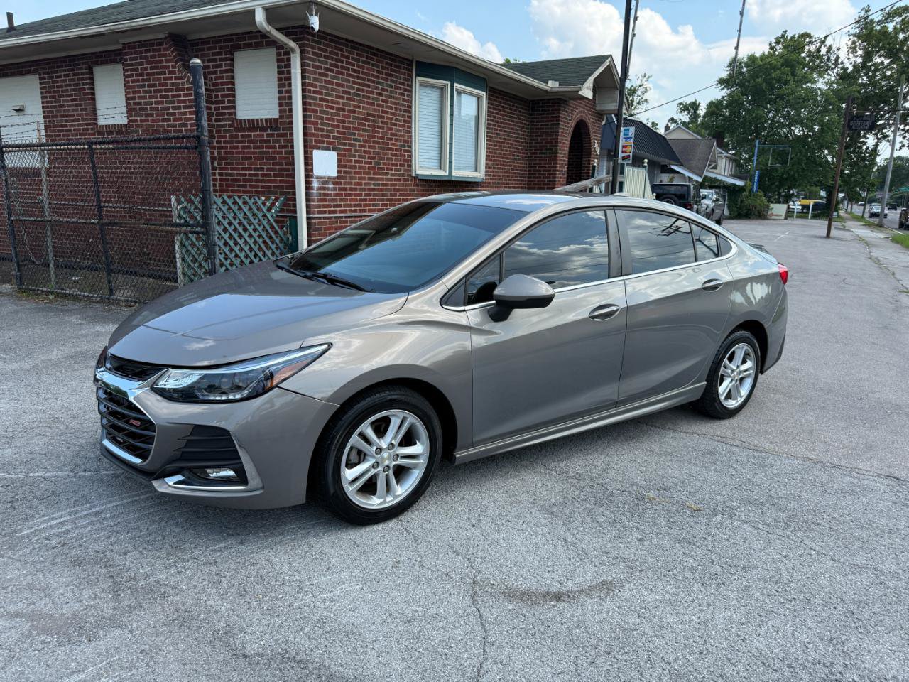 Used 2018 Chevrolet Cruze LT w/ Convenience Package FWD image 9