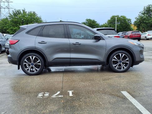 Used 2022 Ford Escape SE w/ SE Sport Appearance Package AWD/4WD image 25