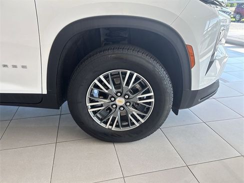 Certified 2025 Chevrolet Traverse LT image 13