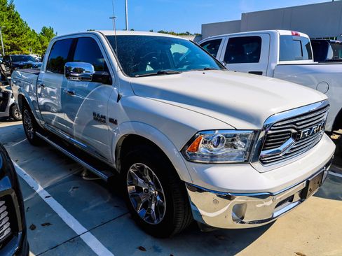 Used 2017 RAM 1500 Limited AWD/4WD image 2