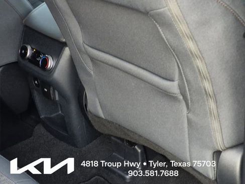 Used 2025 Ford Explorer Active RWD image 18