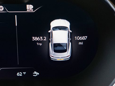 Used 2024 Bentley Continental GT V8 image 22