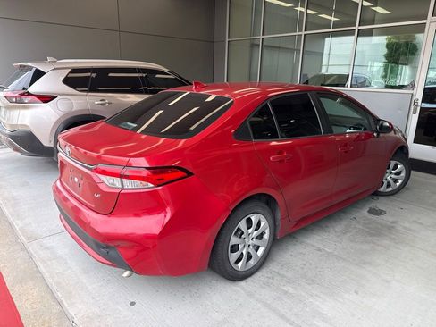 Used 2020 Toyota Corolla LE FWD image 2