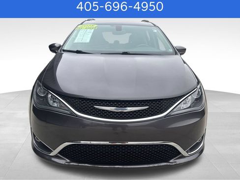 Used 2018 Chrysler Pacifica Touring-L FWD image 7