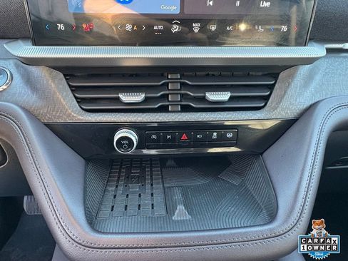 Certified 2025 Ford Explorer Platinum w/ LUX Leather Package image 19