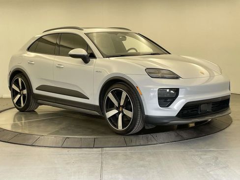 Used 2025 Porsche Macan 4 Electric image 9