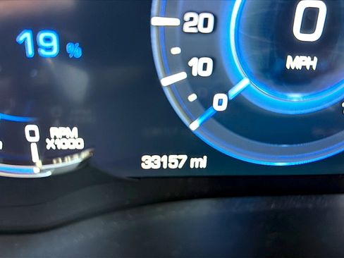 Used 2019 Cadillac Escalade Luxury image 7