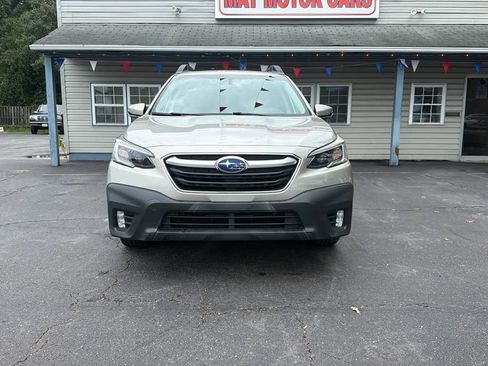 Used 2020 Subaru Outback Premium AWD/4WD image 2