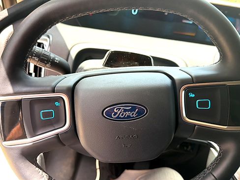 Used 2026 Ford Expedition Max Platinum w/ Platinum Ultimate Package AWD/4WD image 11