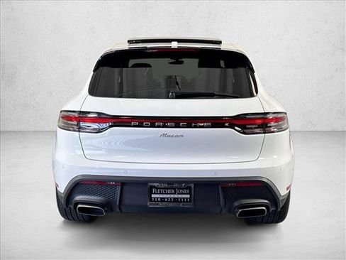 Used 2026 Porsche Macan AWD/4WD image 10