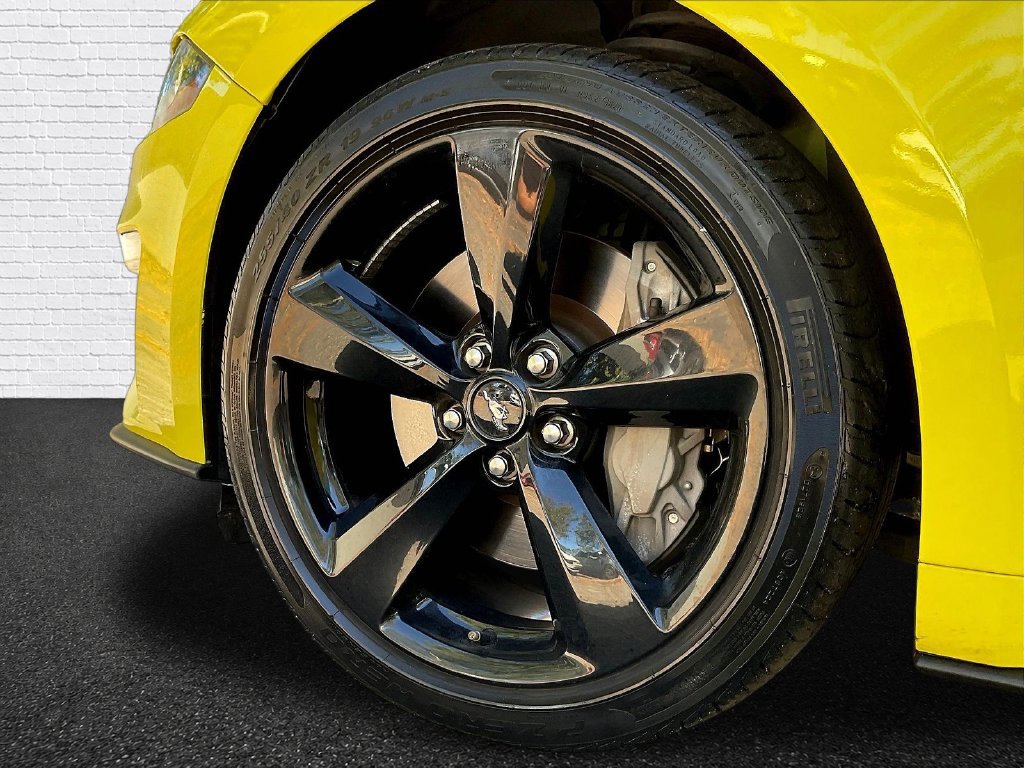 Used 2021 Ford Mustang GT Premium w/ Black Accent Package RWD image 31